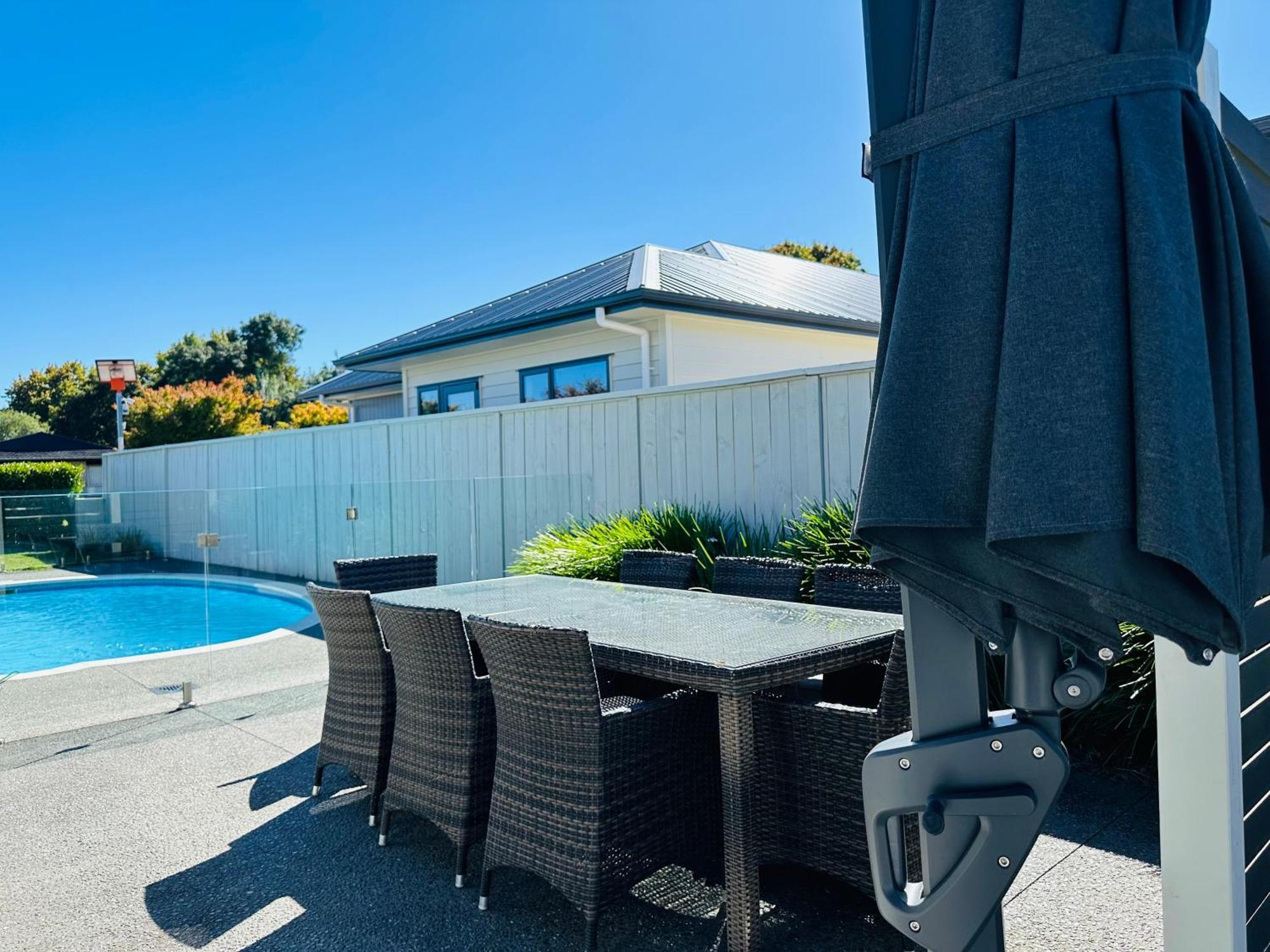 Summer Holiday 4 Bedrooms House In Hamilton With Pool And Spa מראה חיצוני תמונה