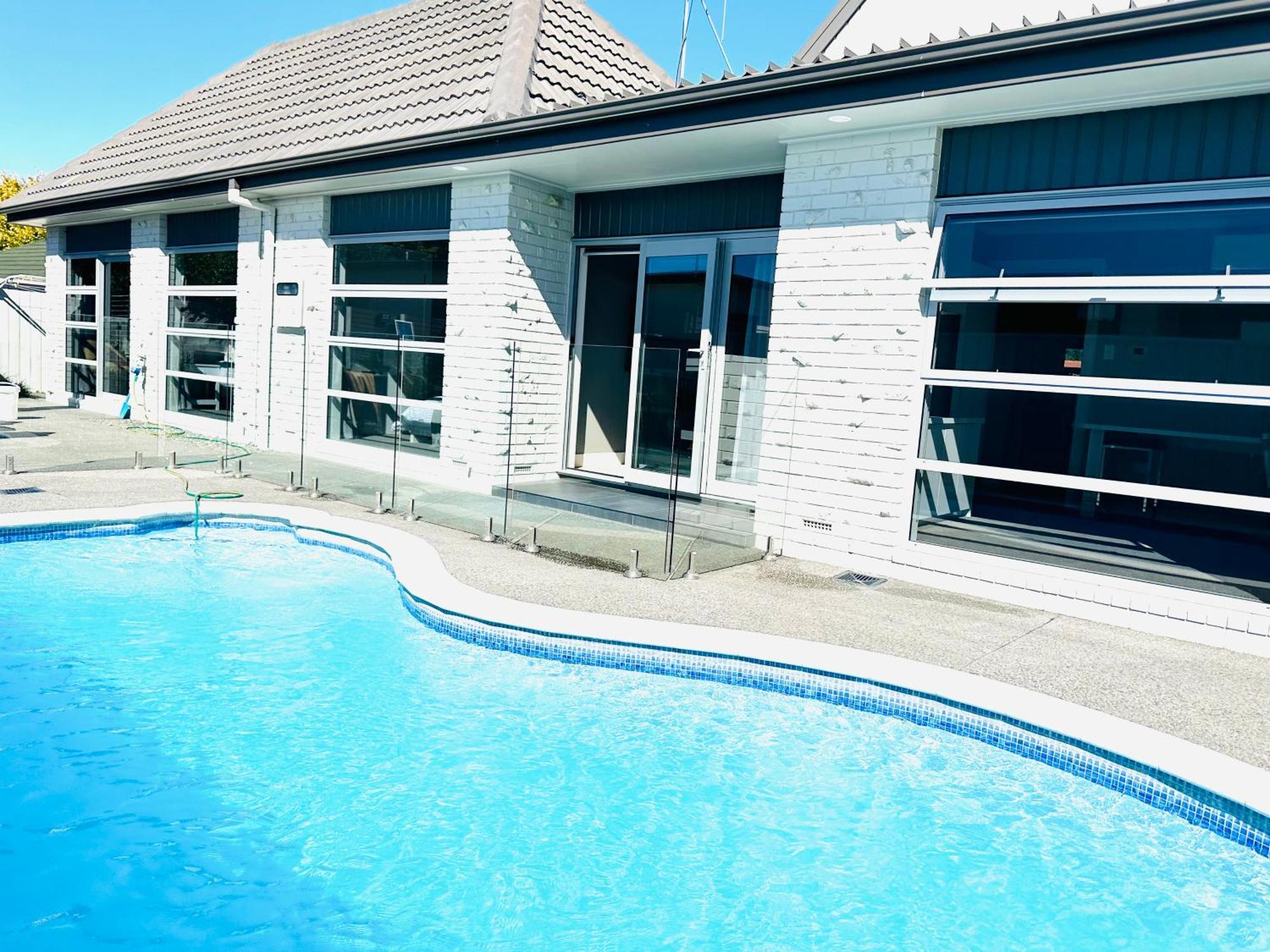 Summer Holiday 4 Bedrooms House In Hamilton With Pool And Spa מראה חיצוני תמונה