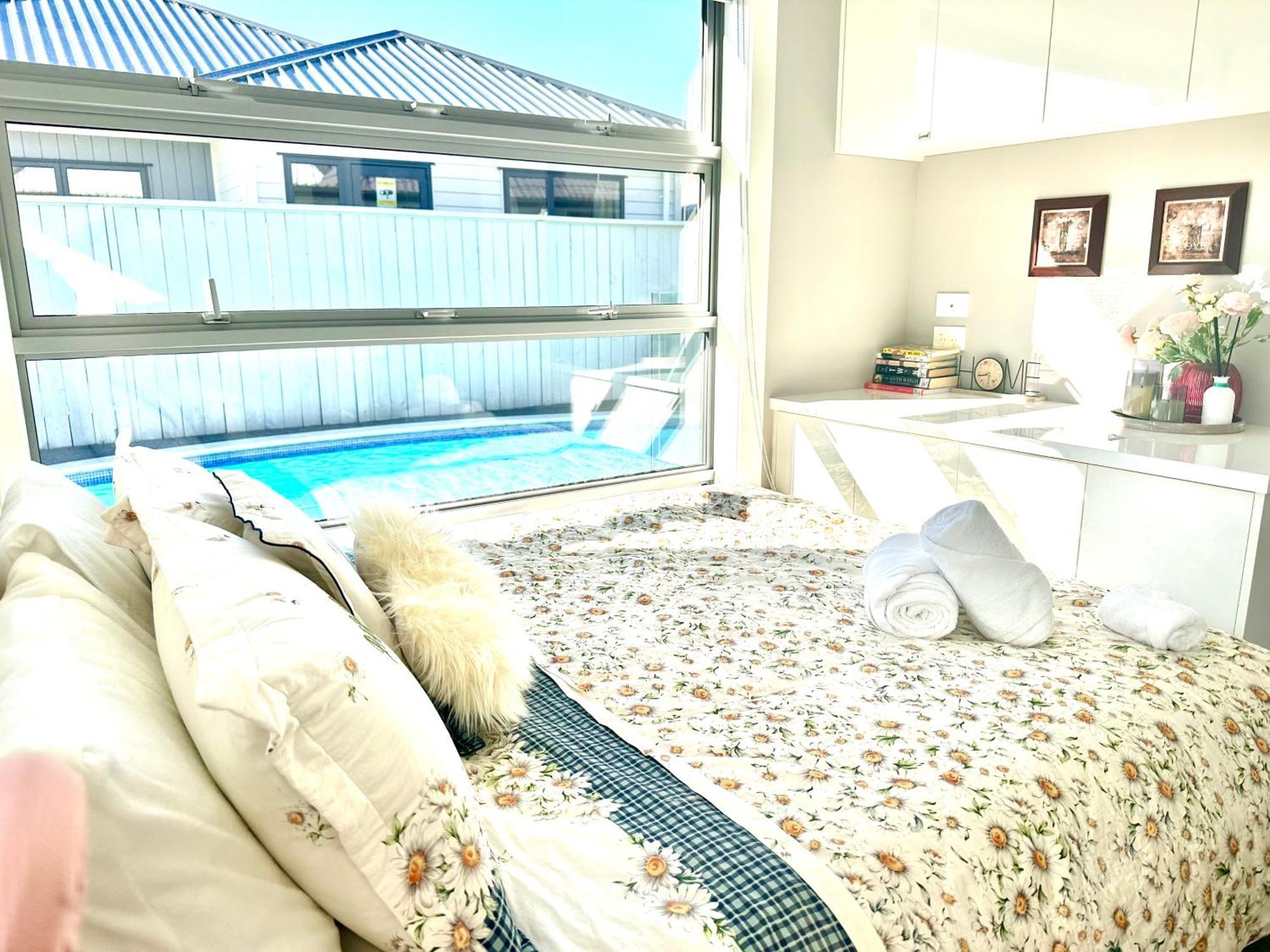 Summer Holiday 4 Bedrooms House In Hamilton With Pool And Spa מראה חיצוני תמונה